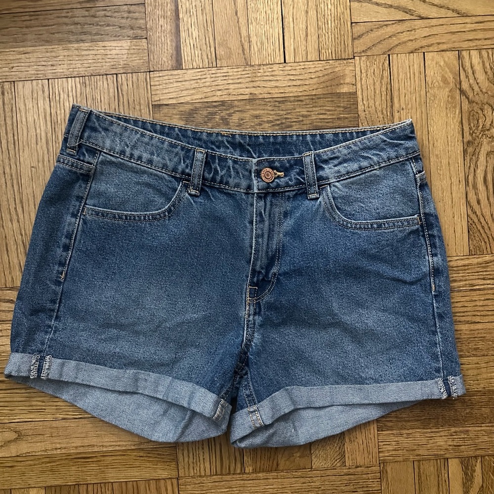H&M &denim jean shorts NWOT - US 8